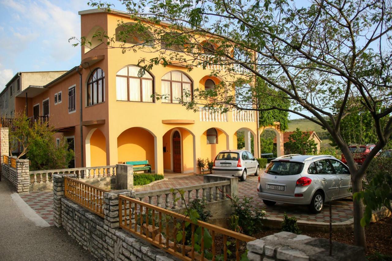 Apartment Nakic Vrpolje Kültér fotó