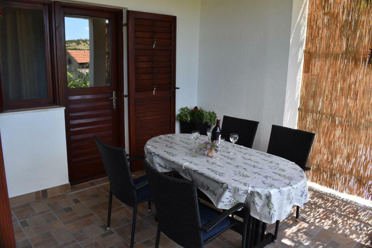 Apartment Nakic Vrpolje Kültér fotó